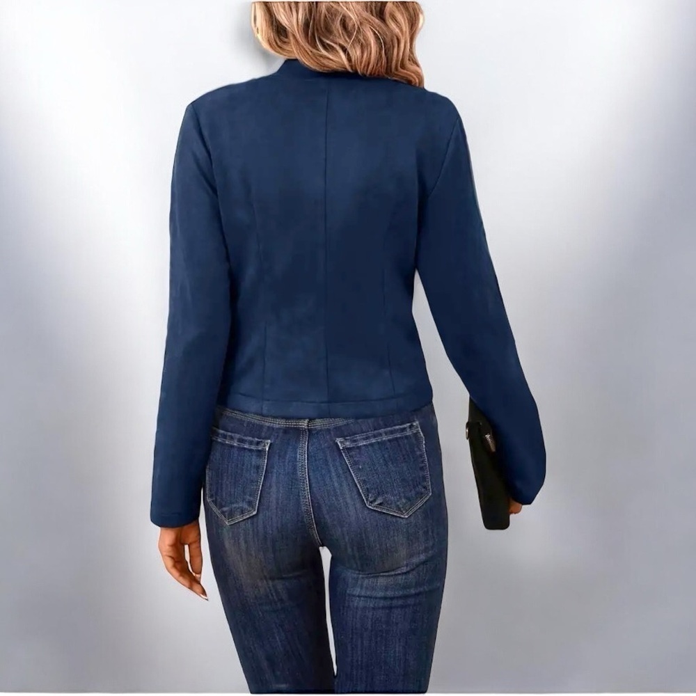 Effortless Chic: Faux Suede Blue Jacket with Silver Button Detailing (m) - Picture 3 of 4